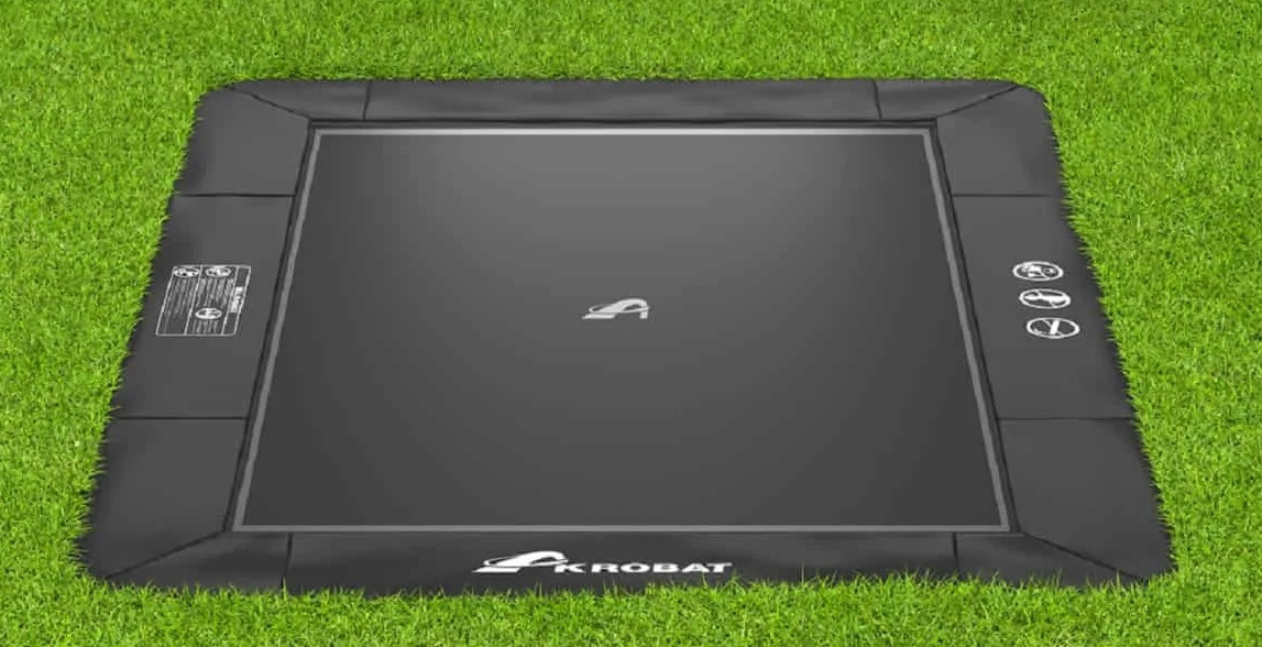 Akrobat Trampoline Primus - Flat to the Ground - 380 x 250 cm - Zwart / Zwart - Limited Edition