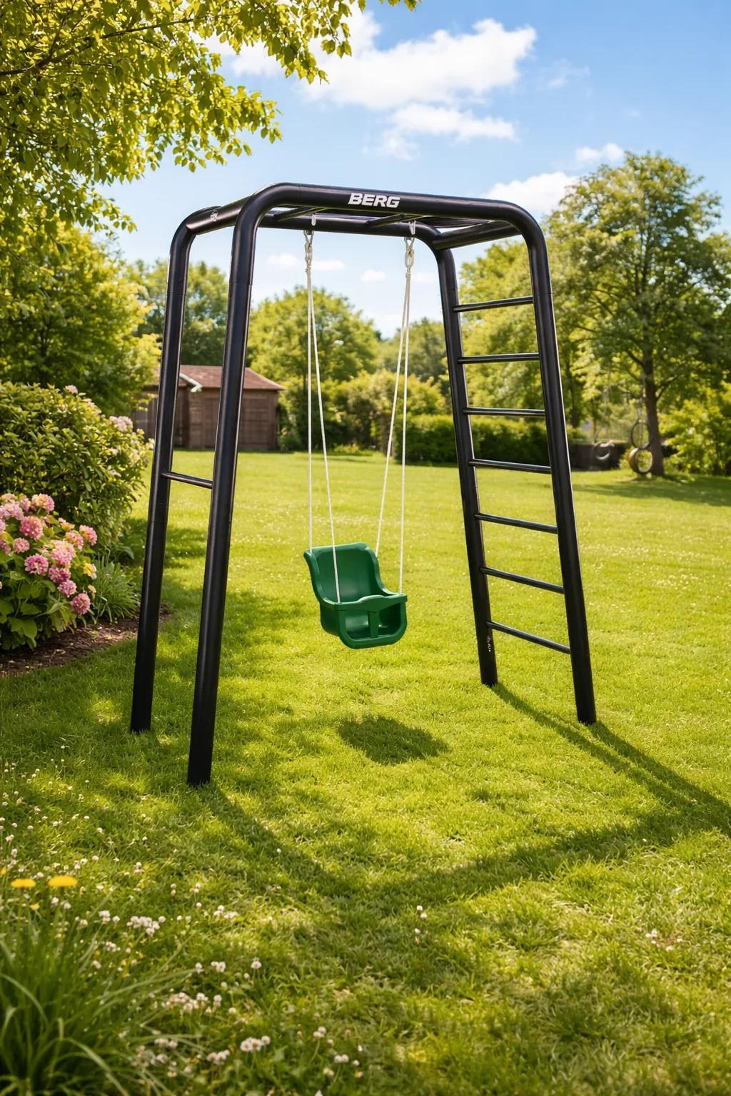 BERG PlayBase Small TL 3-in-1 Speeltoestel - met Rekstok, Ladder en Babyzitje