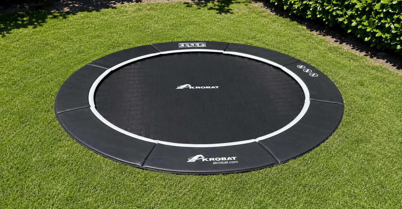 Akrobat Trampoline Orbit - Flat to the Ground - 430 cm - Zwart / Zwart